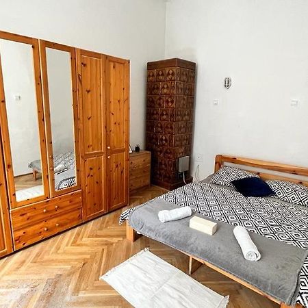 Nice Bedroom Near The Bus And Train Station Krasków Eksteriør bilde