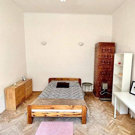 Nice Bedroom Near The Bus And Train Station Krasków Eksteriør bilde
