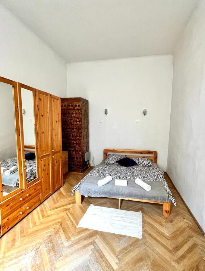 Nice Bedroom Near The Bus And Train Station Krasków Eksteriør bilde