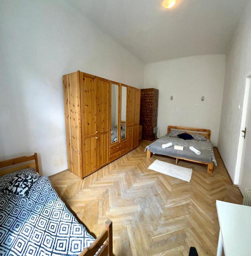 Nice Bedroom Near The Bus And Train Station Krasków Eksteriør bilde