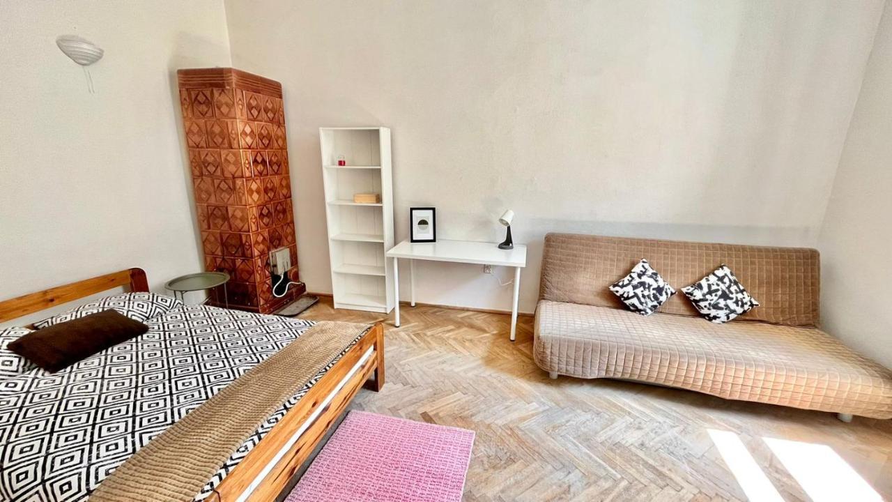Nice Bedroom Near The Bus And Train Station Krasków Eksteriør bilde